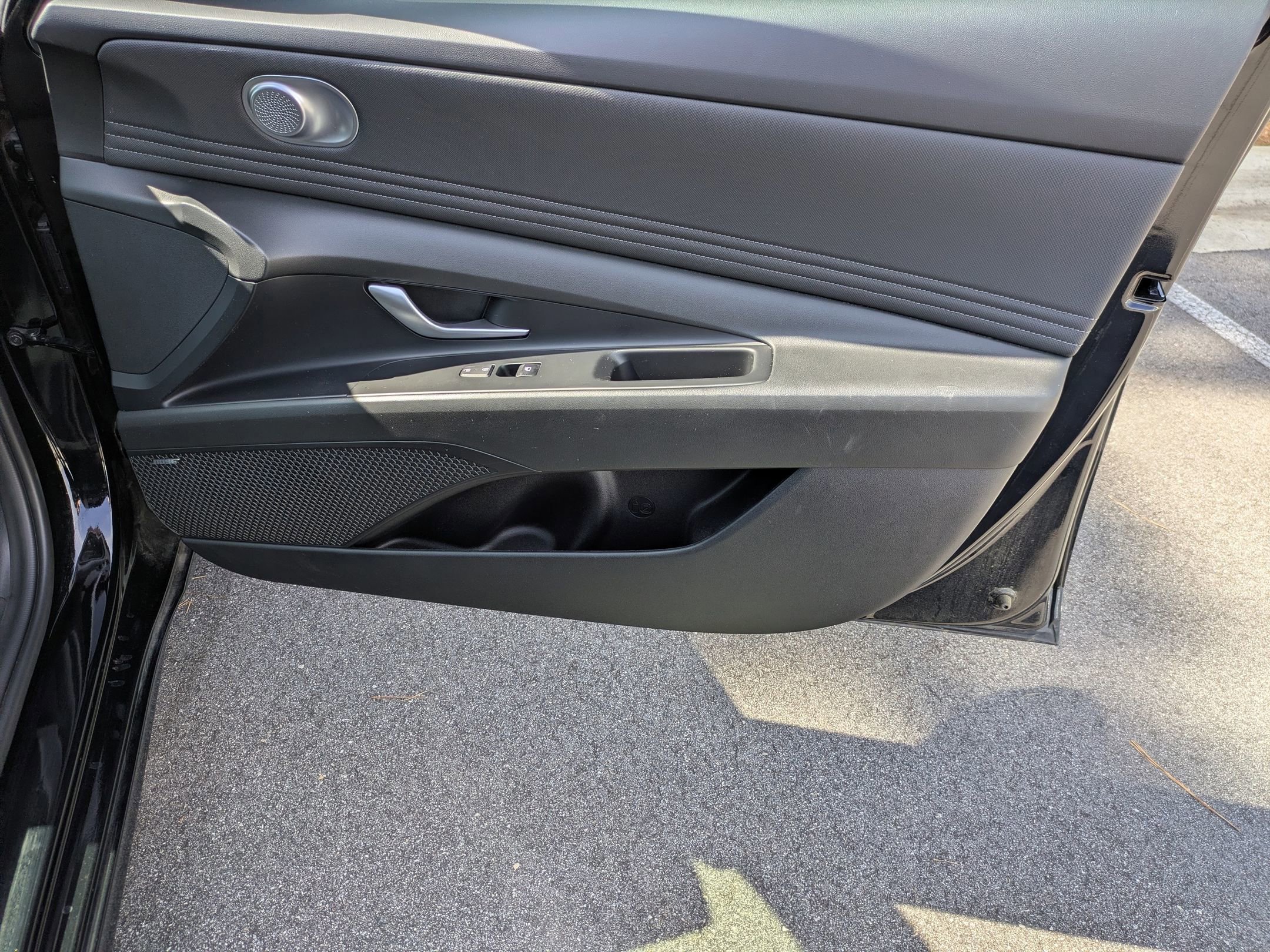 Used 2024 Hyundai Elantra Limited image 38