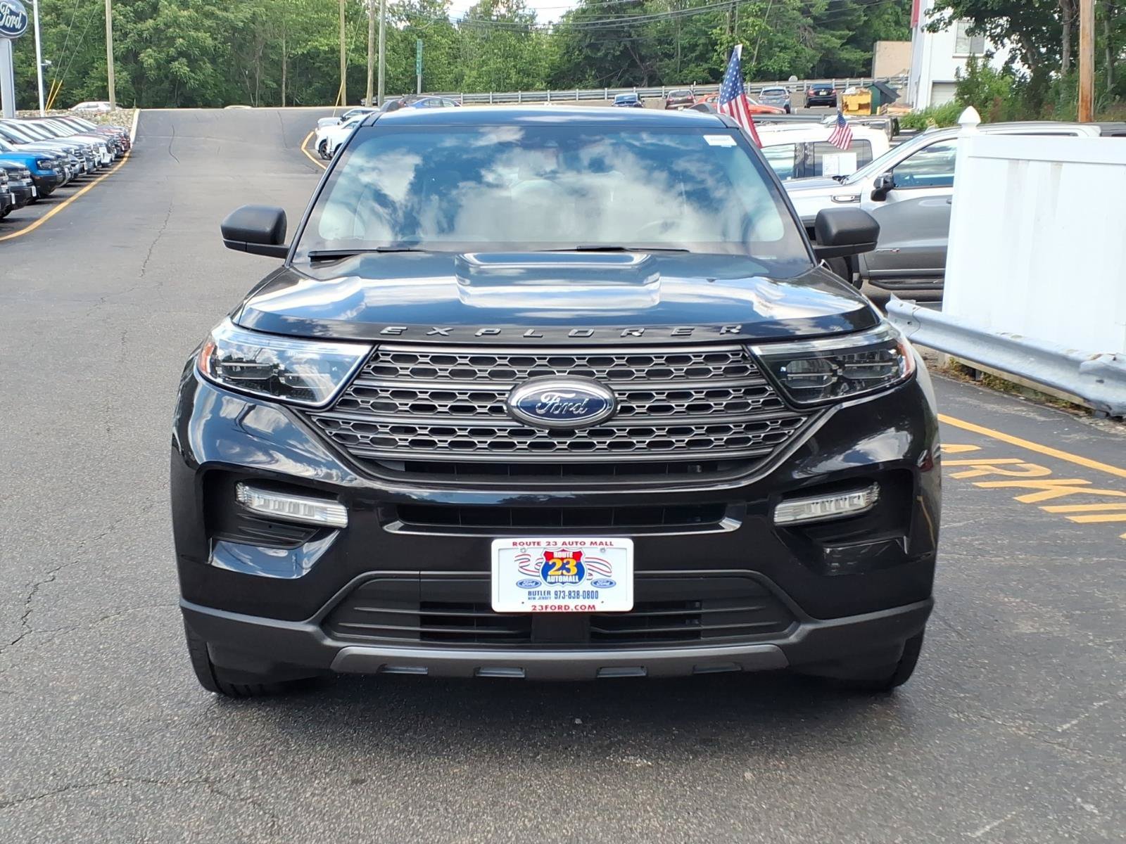 Certified 2021 Ford Explorer XLT w/ Equipment Group 202A AWD/4WD image 2