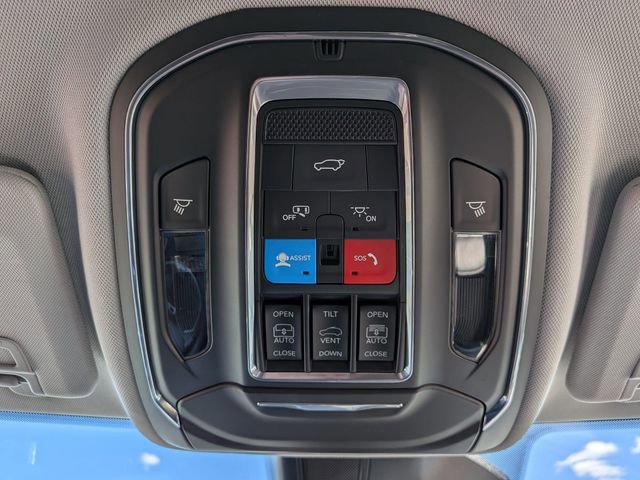 Used 2021 Jeep Grand Cherokee L Limited AWD/4WD image 14