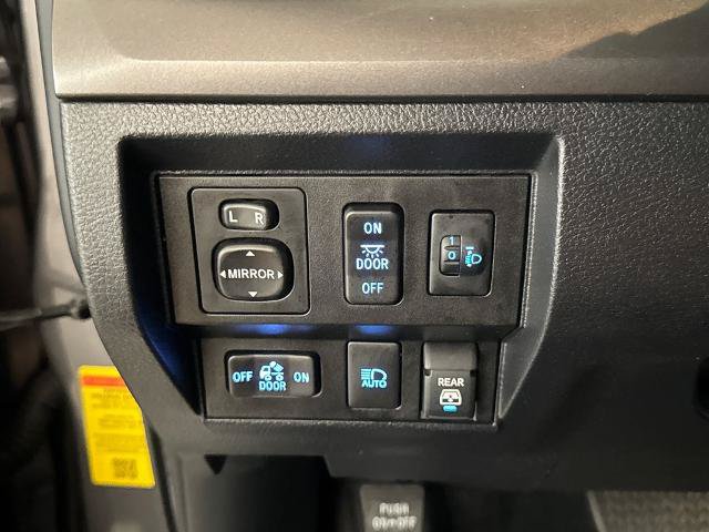 Used 2020 Toyota Tundra SR5 w/ SR5 Upgrade Package AWD/4WD image 18