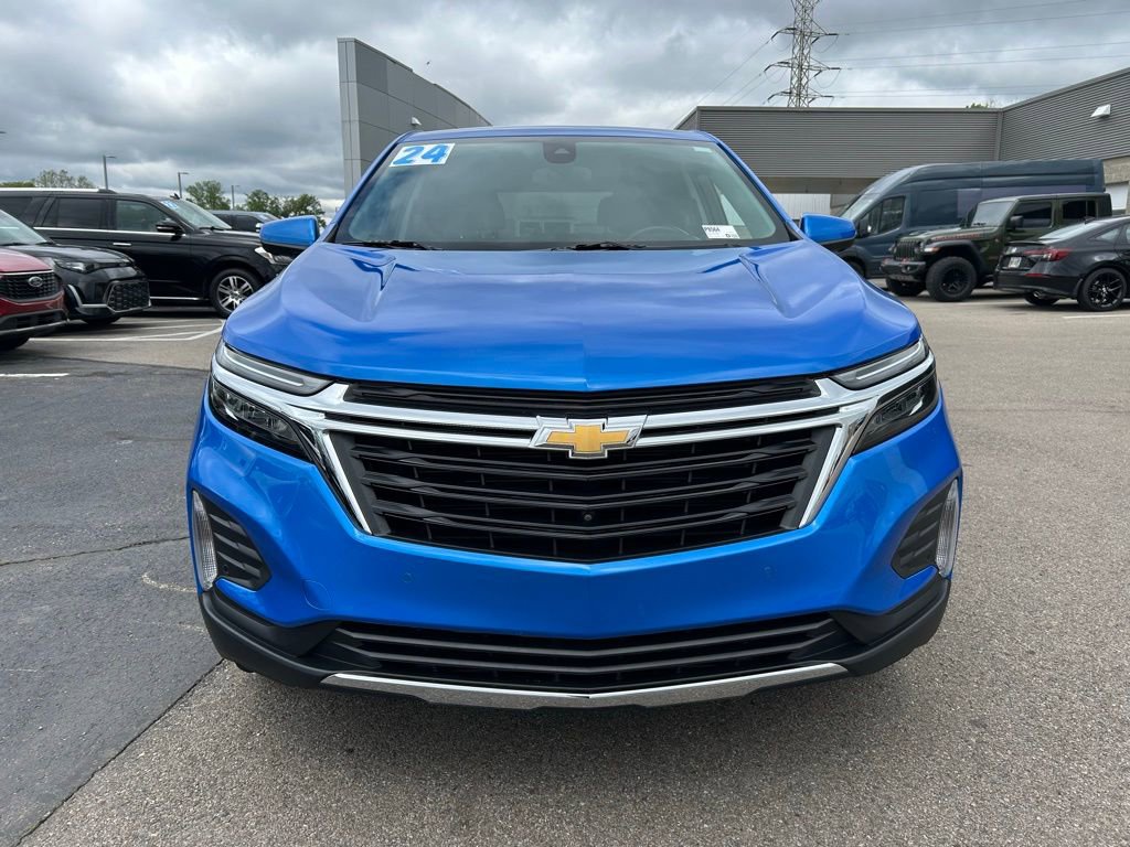 Used 2024 Chevrolet Equinox LT AWD/4WD image 3