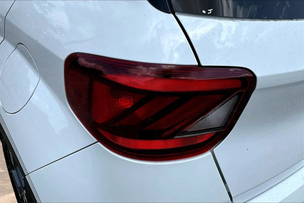 Used 2025 Hyundai Venue SEL FWD image 24