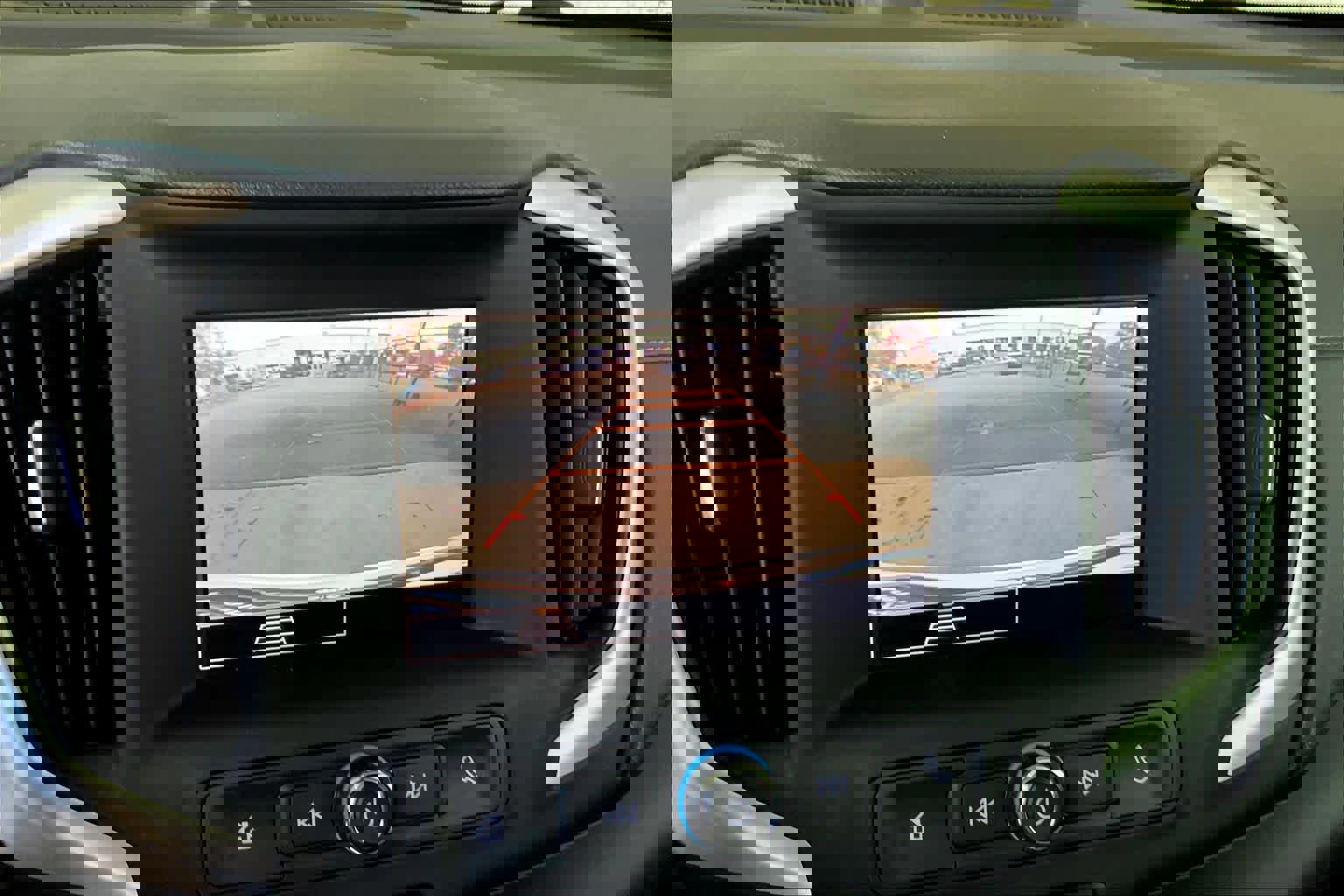 Used 2023 GMC Terrain SLE w/ Driver Convenience Package image 27