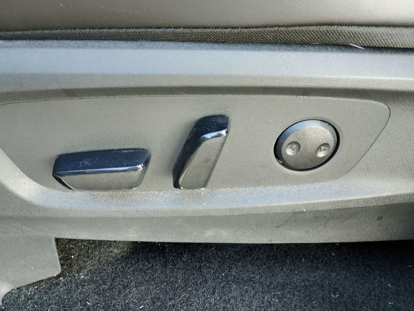 Used 2024 Nissan Pathfinder Platinum image 12