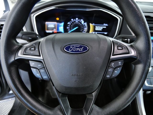 Certified 2017 Ford Fusion SE w/ Fusion SE Technology Package FWD image 21