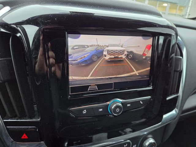 Used 2023 Chevrolet Traverse LT image 8