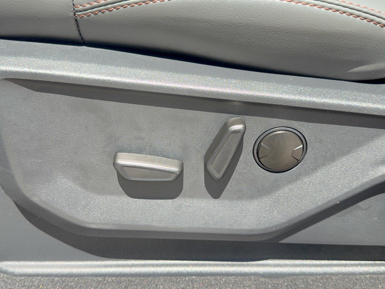 Certified 2025 Ford Expedition Active AWD/4WD image 16