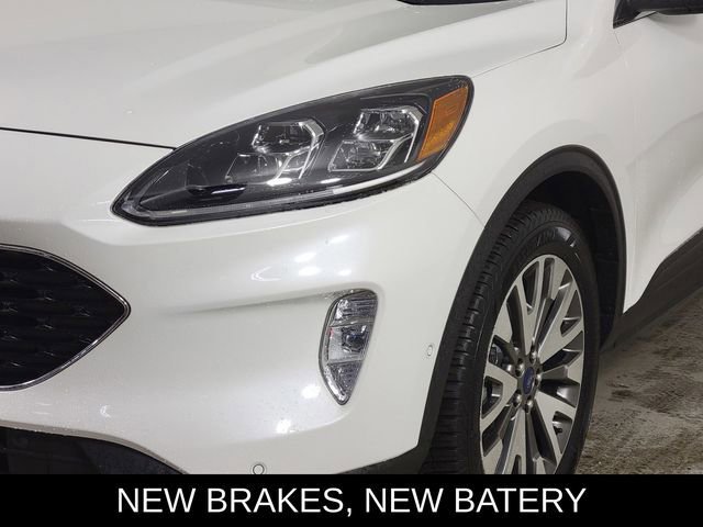 Certified 2020 Ford Escape Titanium image 9
