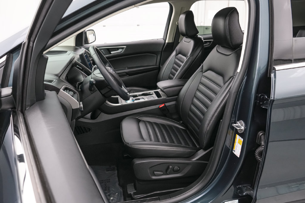 Certified 2024 Ford Edge SEL w/ Convenience Package AWD/4WD image 11