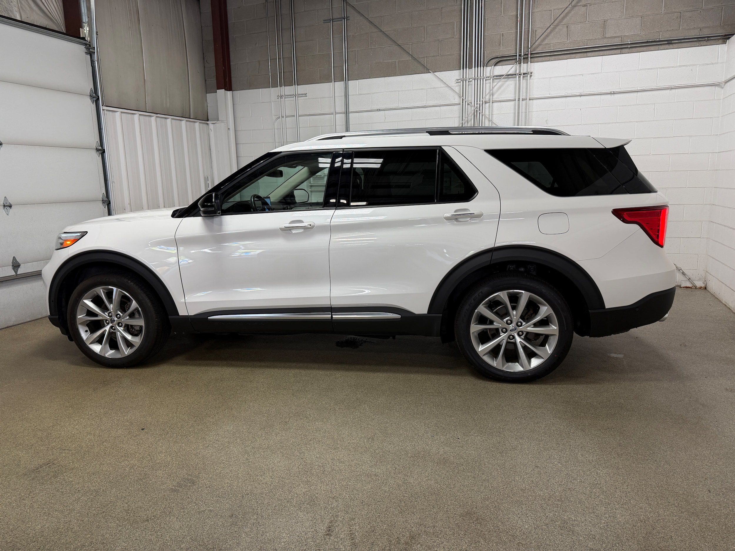 Certified 2021 Ford Explorer Platinum w/ Equipment Group 601A AWD/4WD image 5