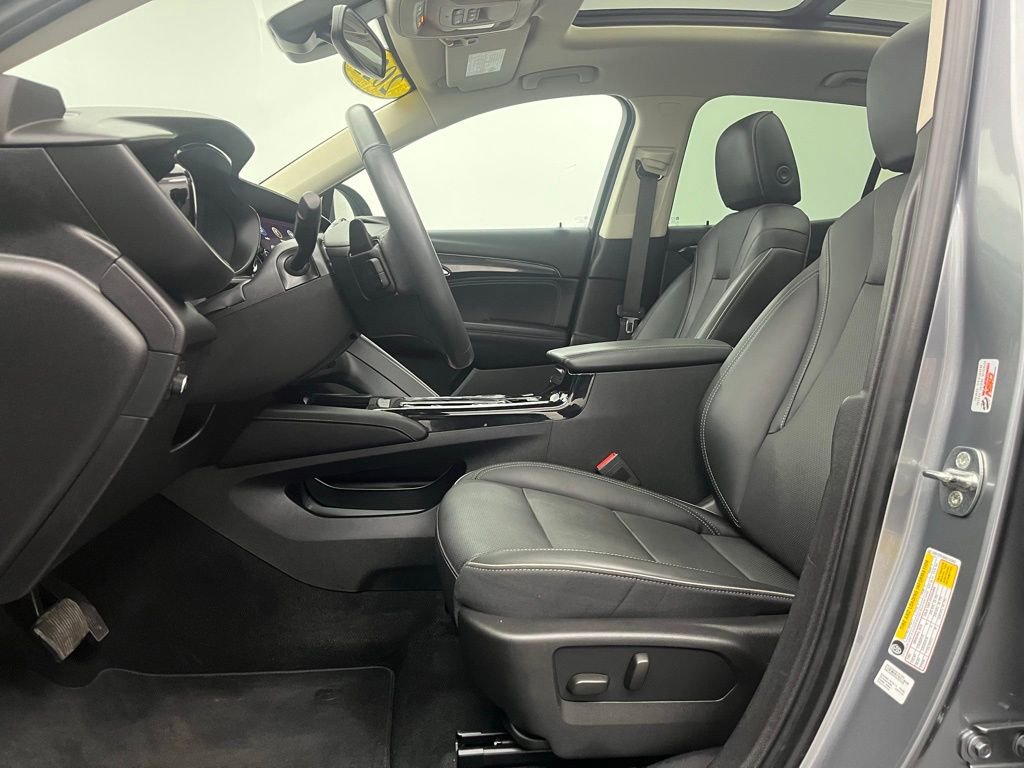 Used 2022 Buick Envision Essence w/ Safety Package image 20