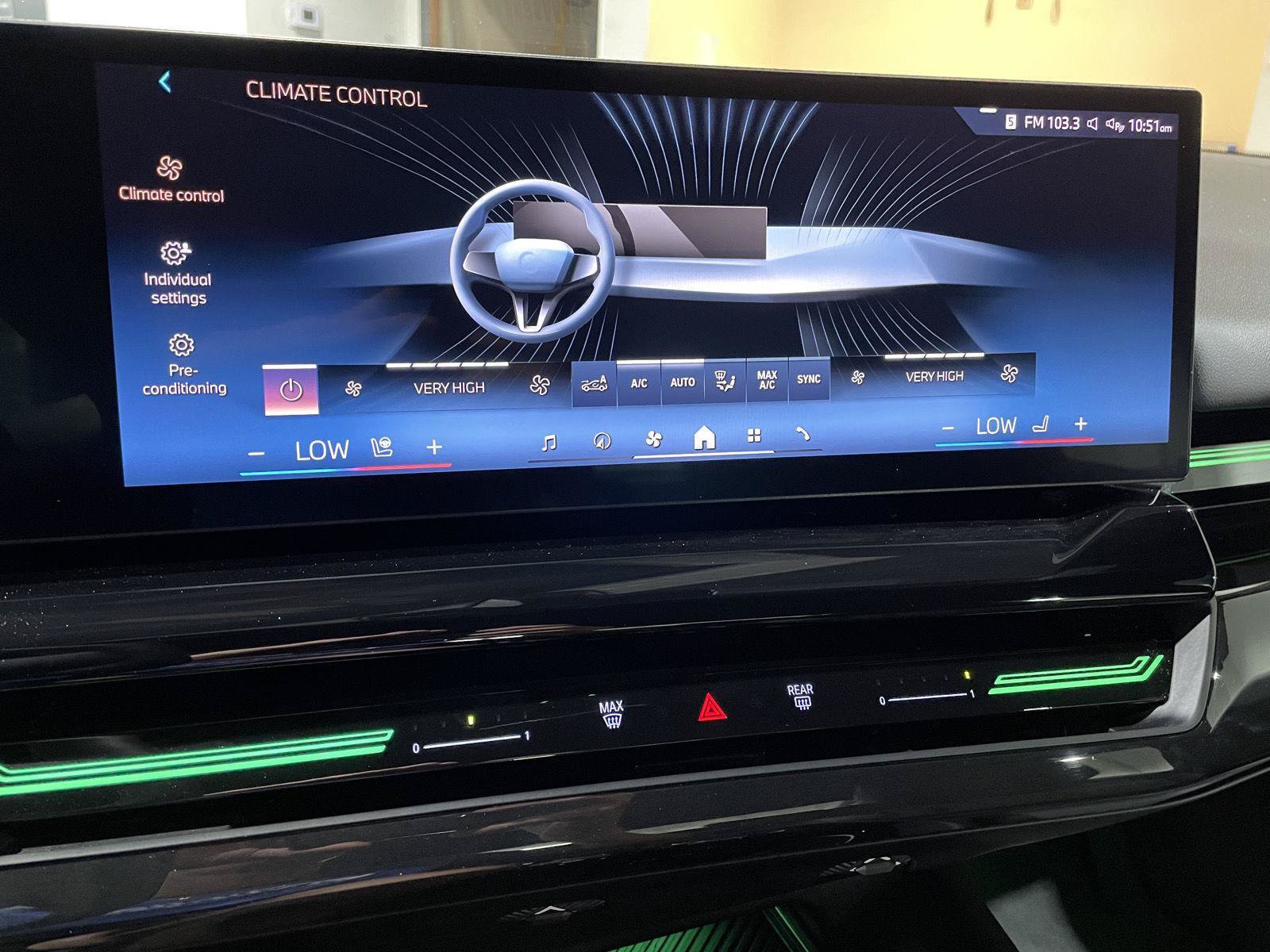 Used 2024 BMW 530i xDrive w/ Premium Package AWD/4WD image 35