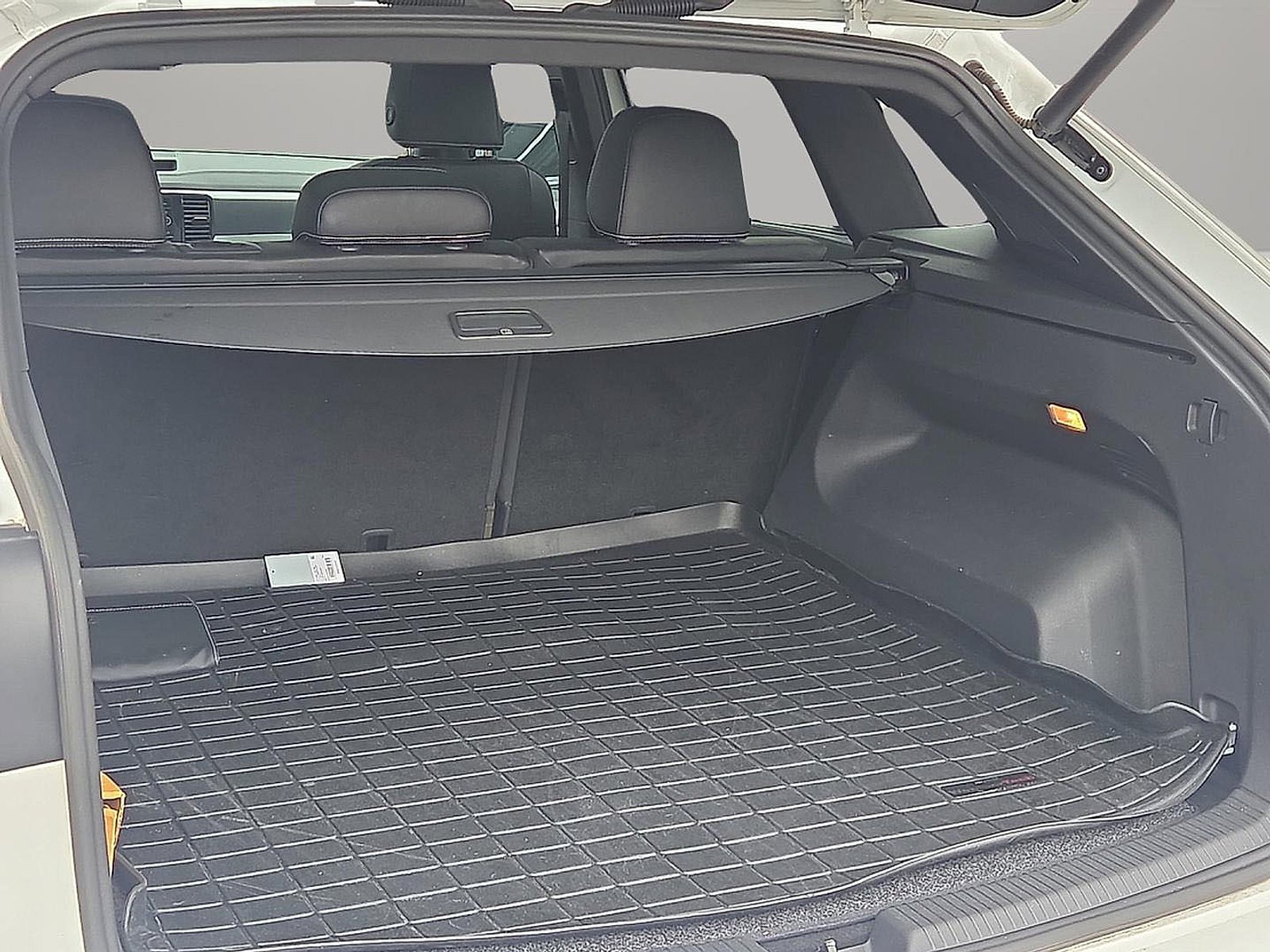 Used 2022 Volkswagen Atlas Cross Sport SEL Premium R-Line image 6