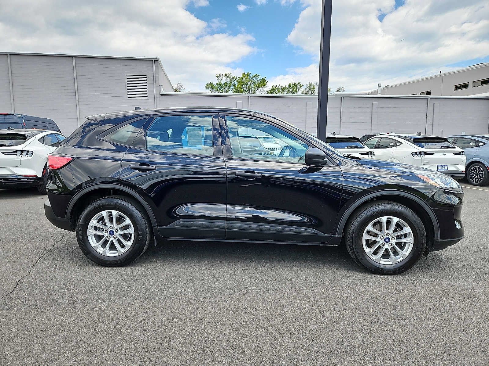 Certified 2022 Ford Escape S AWD/4WD image 8