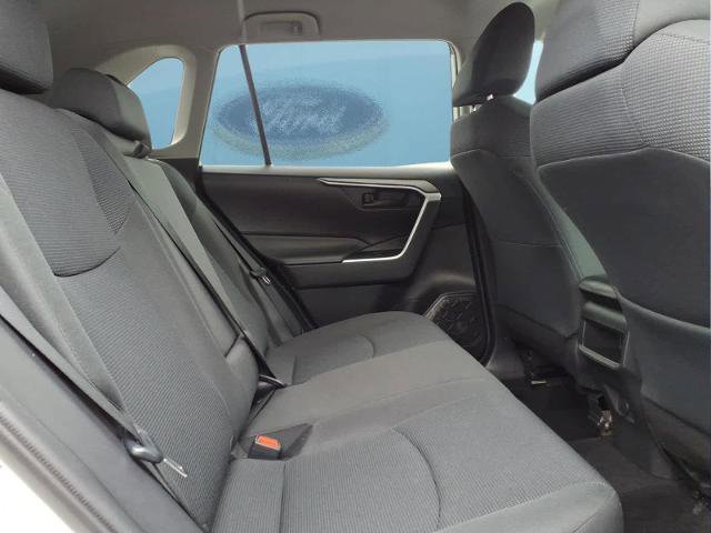 Used 2021 Toyota RAV4 LE AWD/4WD image 12