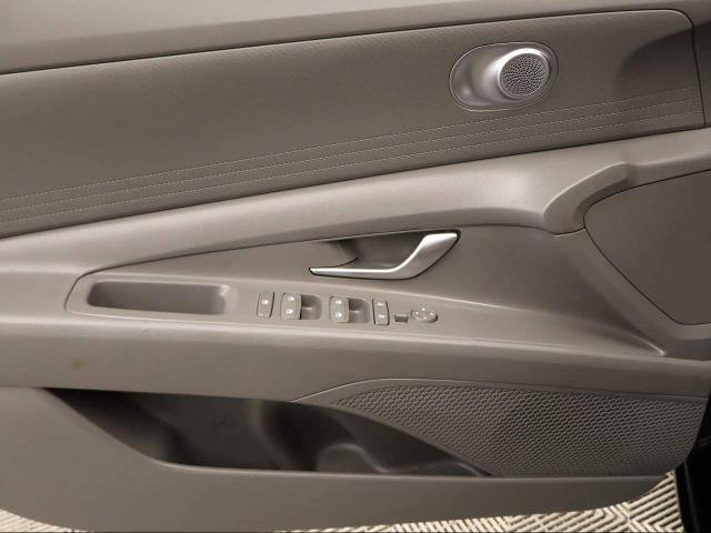 Used 2024 Hyundai Elantra SEL image 37