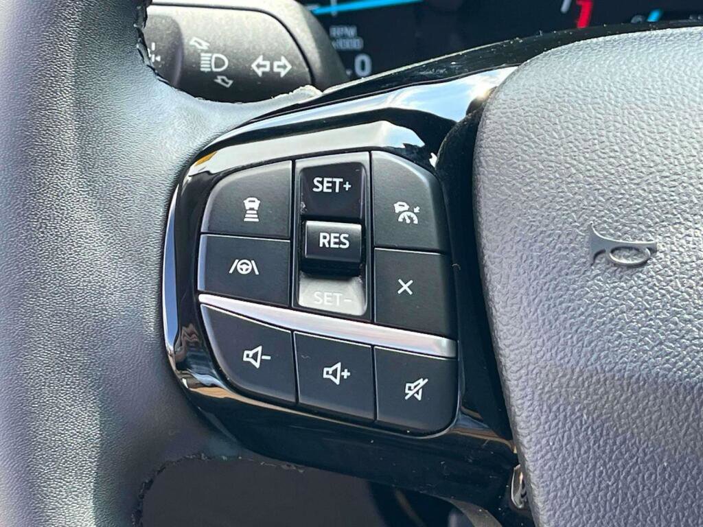 Certified 2022 Ford Escape SEL AWD/4WD image 32