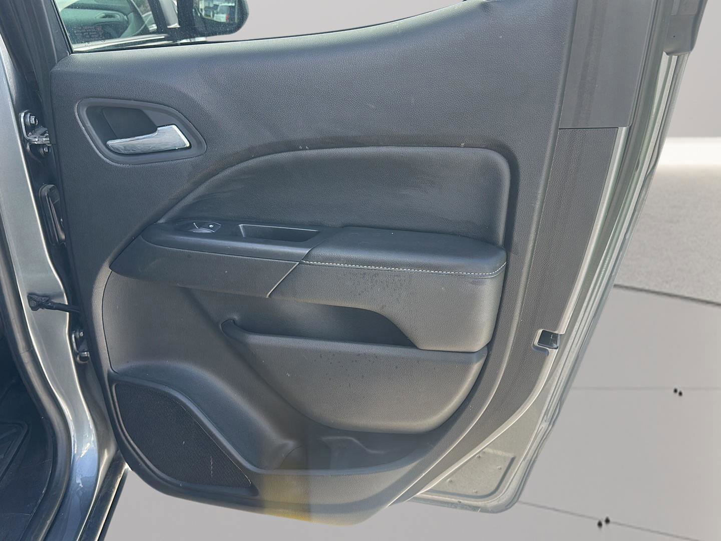 Used 2020 GMC Canyon SLE w/ Elevation Edition image 21