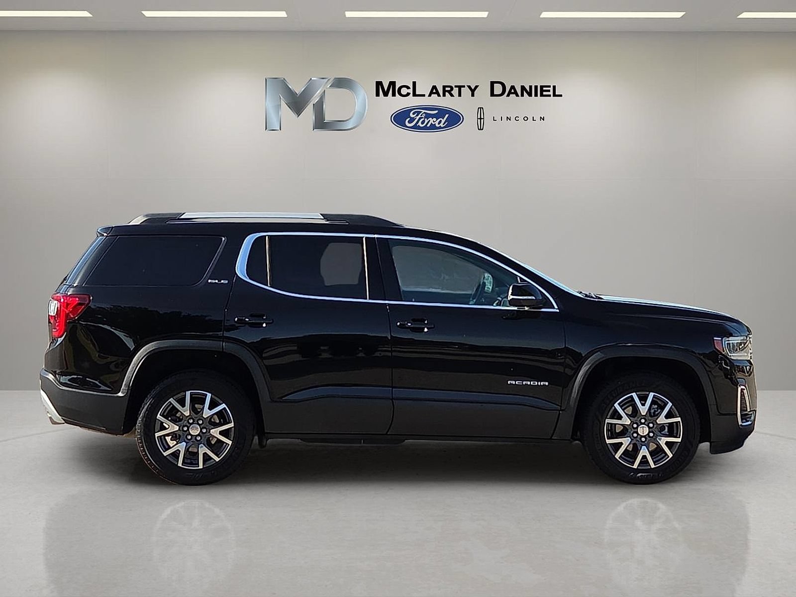 Used 2021 GMC Acadia SLE w/ Driver Convenience Package FWD image 6