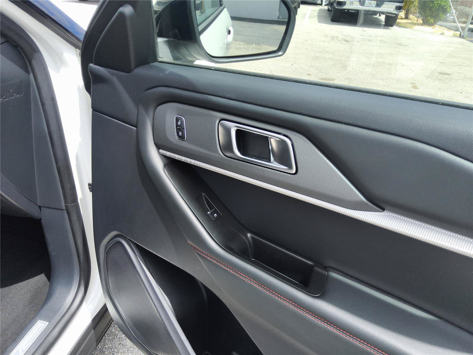 Certified 2025 Ford Explorer ST-Line w/ Premium Package RWD image 29