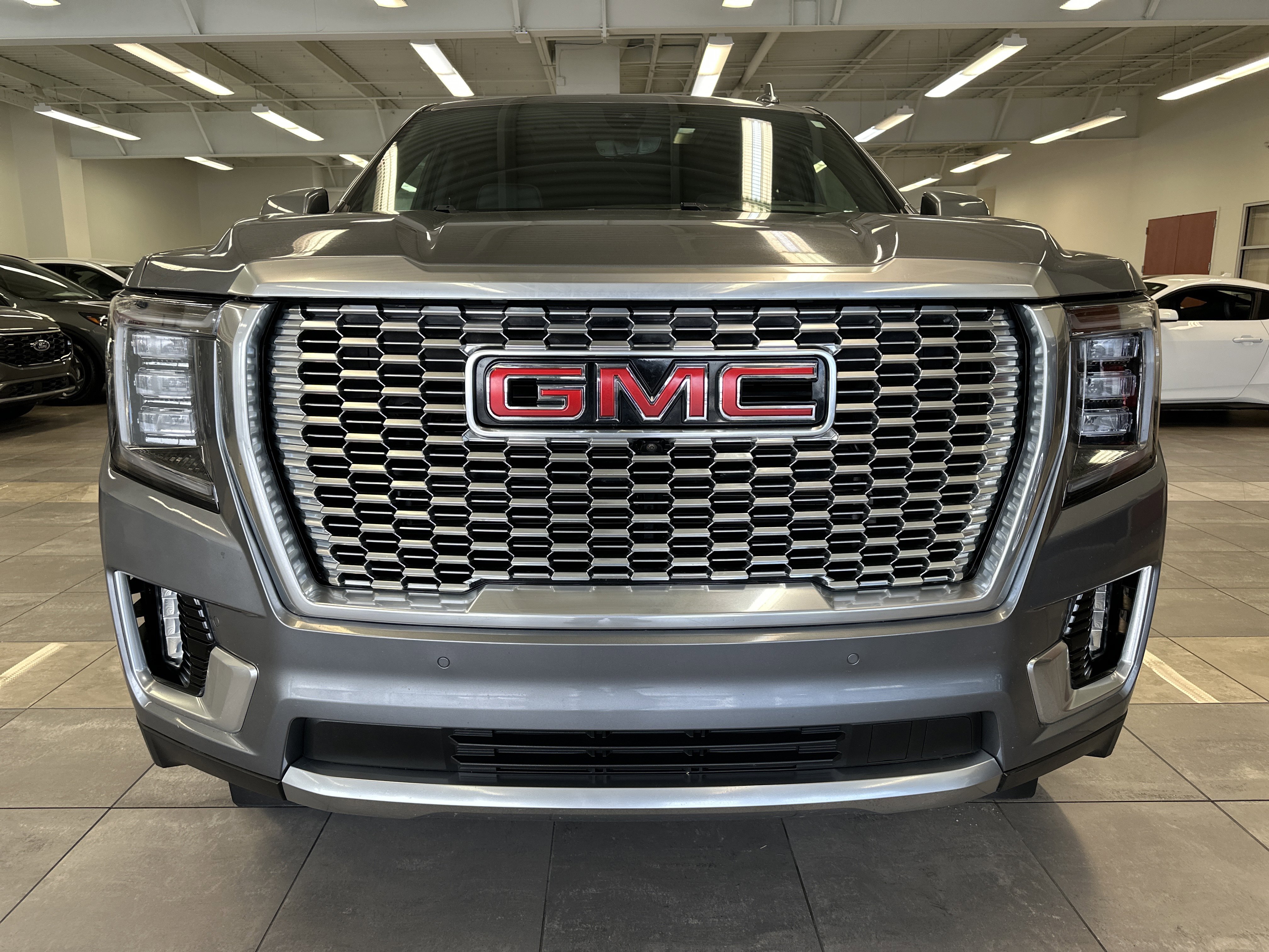 Used 2021 GMC Yukon Denali w/ Denali Premium Package image 22