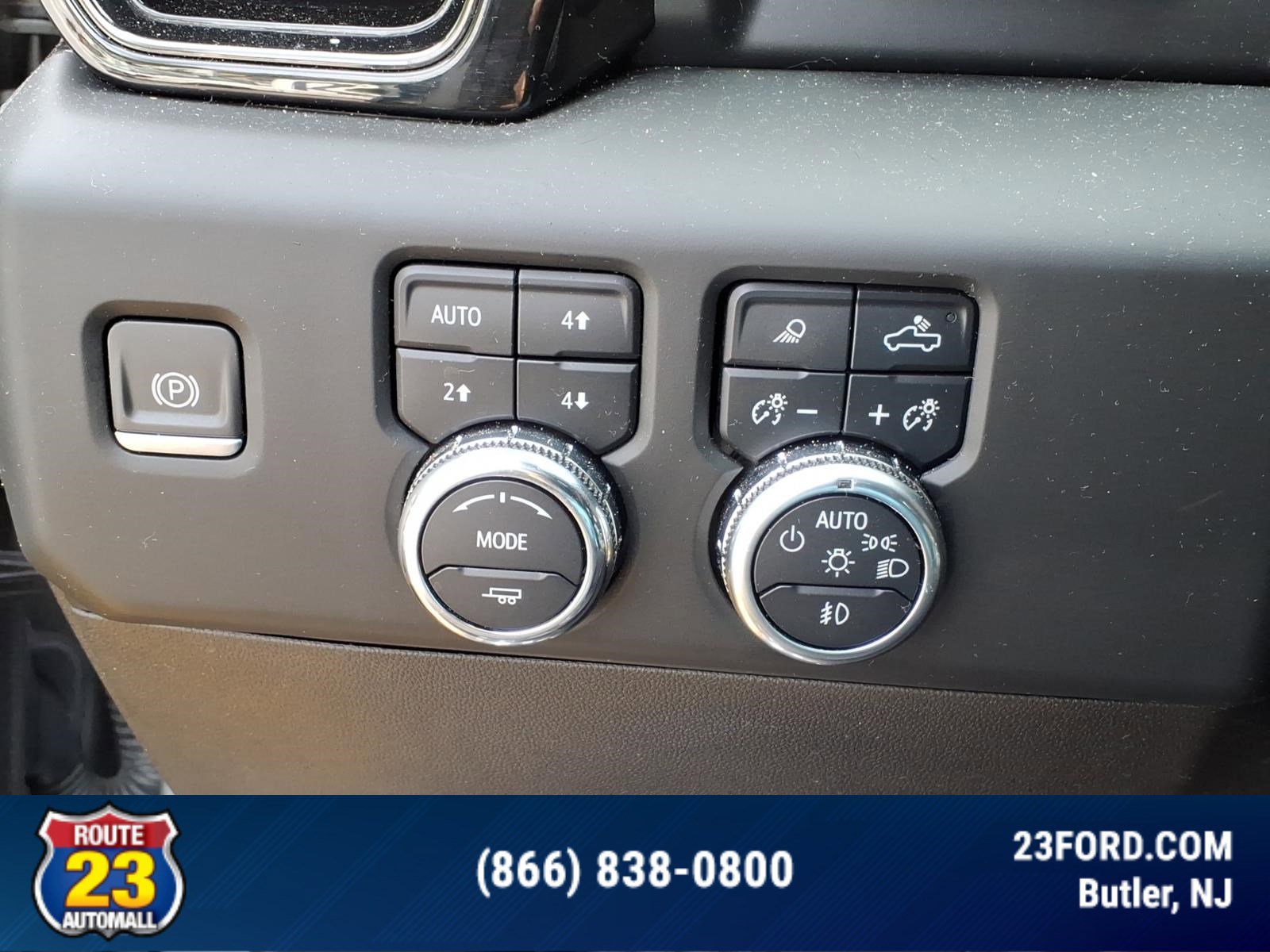 Used 2023 GMC Sierra 1500 AT4 w/ AT4 Premium Package AWD/4WD image 18