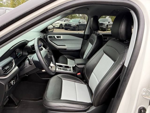 Certified 2024 Ford Explorer XLT w/ Equipment Group 202A AWD/4WD image 6