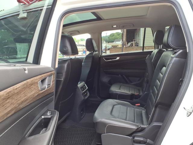 Used 2024 Volkswagen Atlas SEL AWD/4WD image 13
