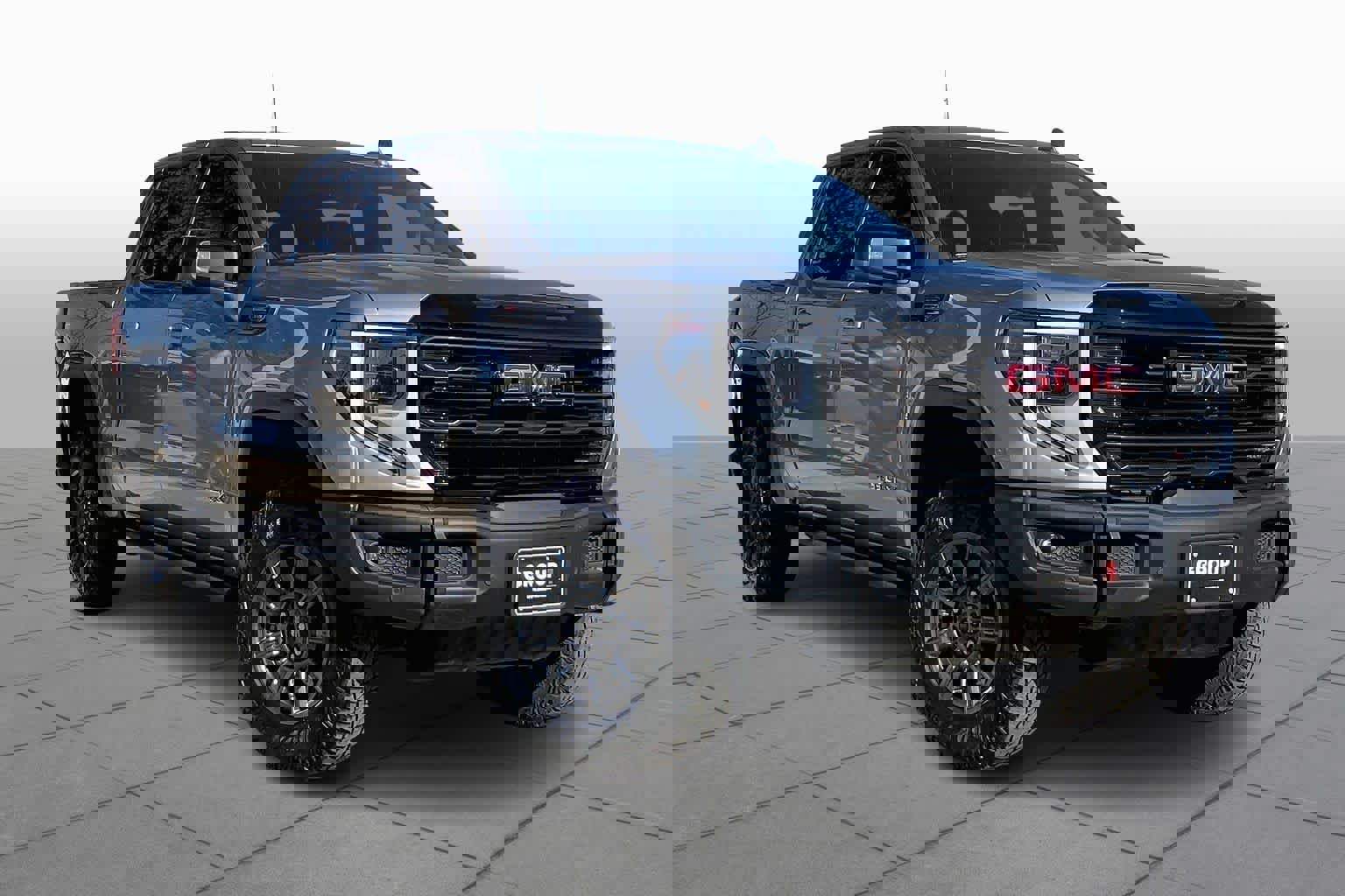 Used 2025 GMC Sierra 1500 AT4X image 2