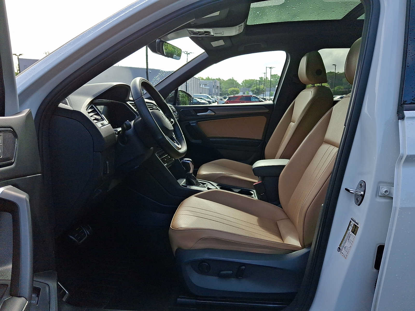 Used 2024 Volkswagen Tiguan SE R-Line AWD/4WD image 13