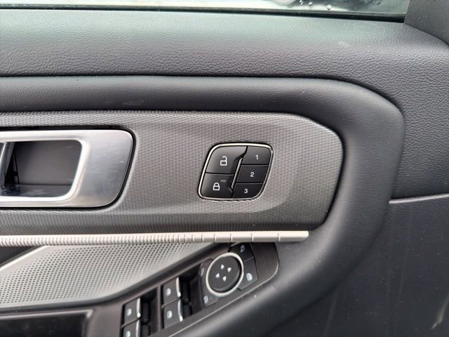 Certified 2025 Ford Explorer ST image 23