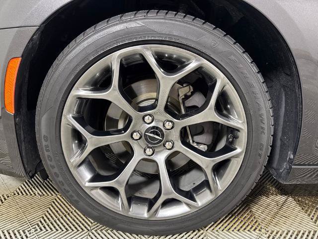 Used 2017 Chrysler 300 S w/ 300S Premium Group RWD image 11