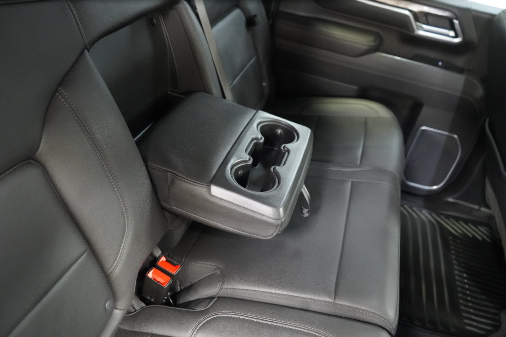 Used 2026 Chevrolet Silverado 2500 LTZ w/ LTZ Premium Package AWD/4WD image 33