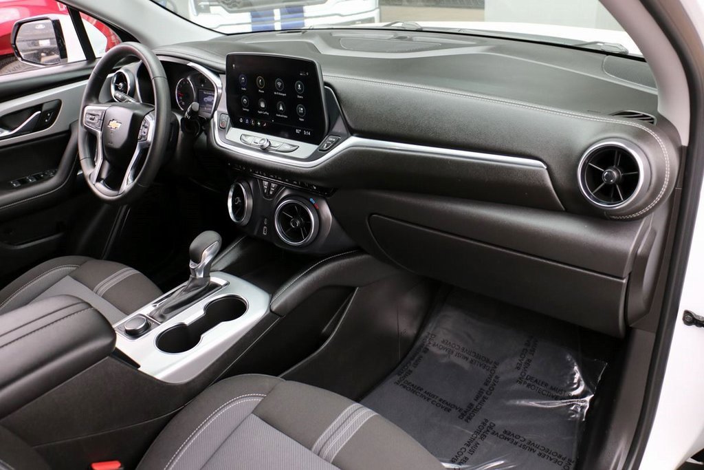 Used 2025 Chevrolet Blazer LT image 32
