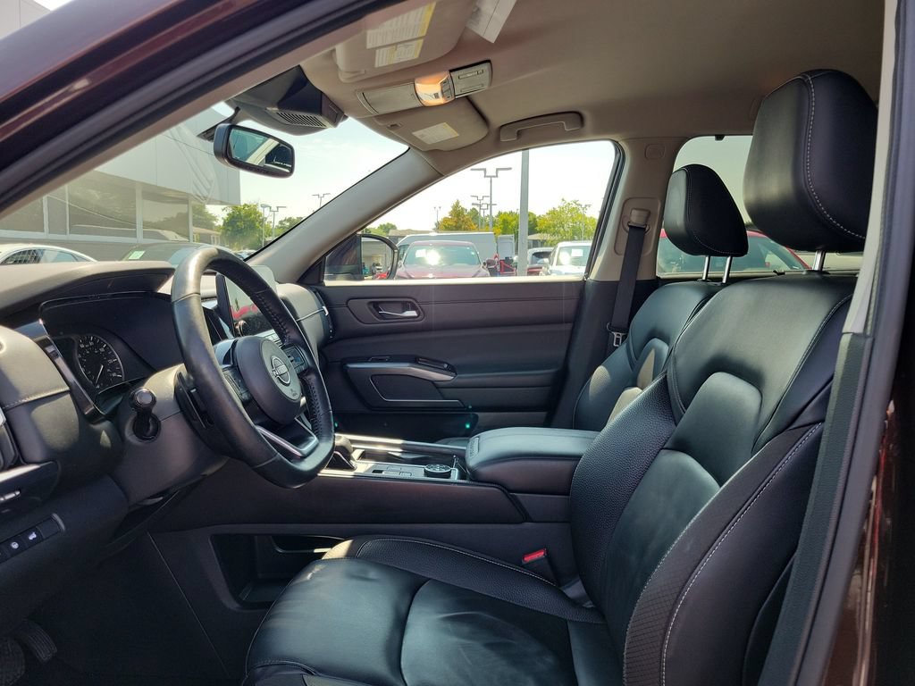 Used 2022 Nissan Pathfinder SL AWD/4WD image 18