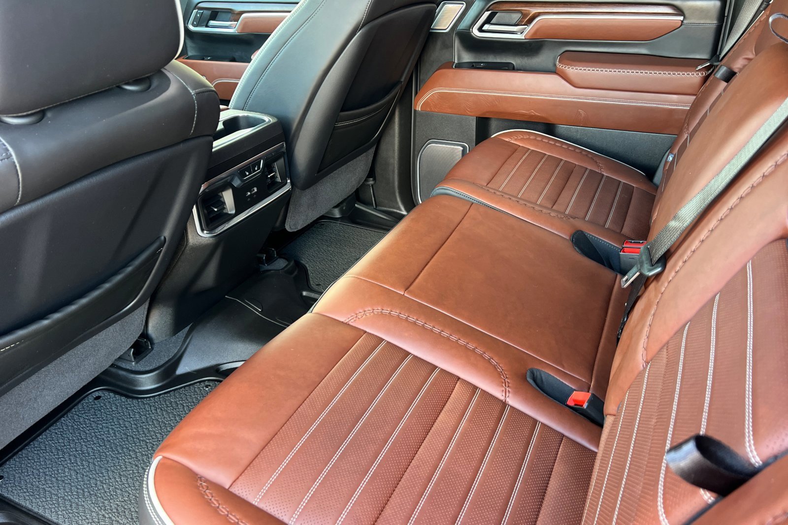 Used 2025 GMC Sierra 2500 Denali Ultimate image 12