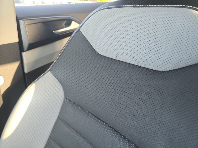Used 2022 Volkswagen Taos SEL w/ Panoramic Sunroof Package FWD image 18