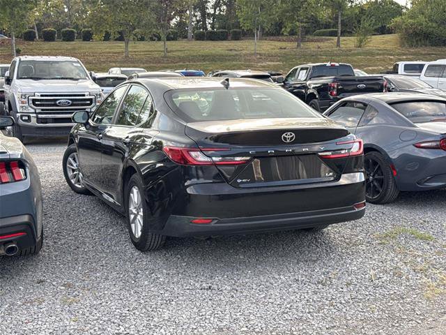 Used 2025 Toyota Camry LE FWD image 5