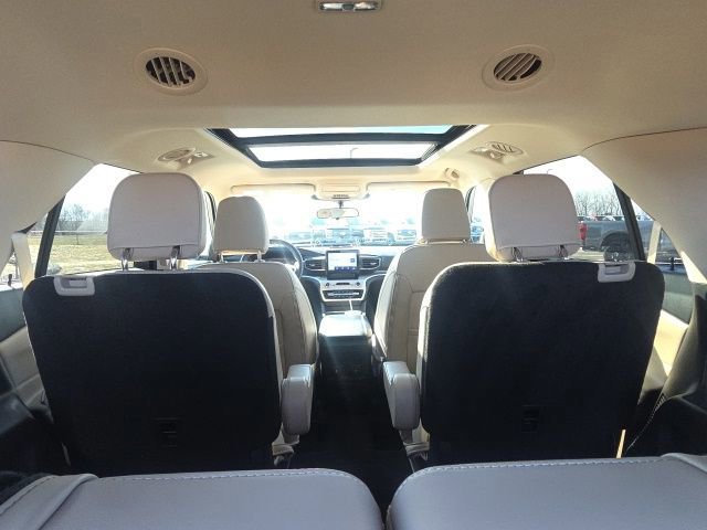 Certified 2023 Ford Explorer XLT w/ Equipment Group 202A image 17