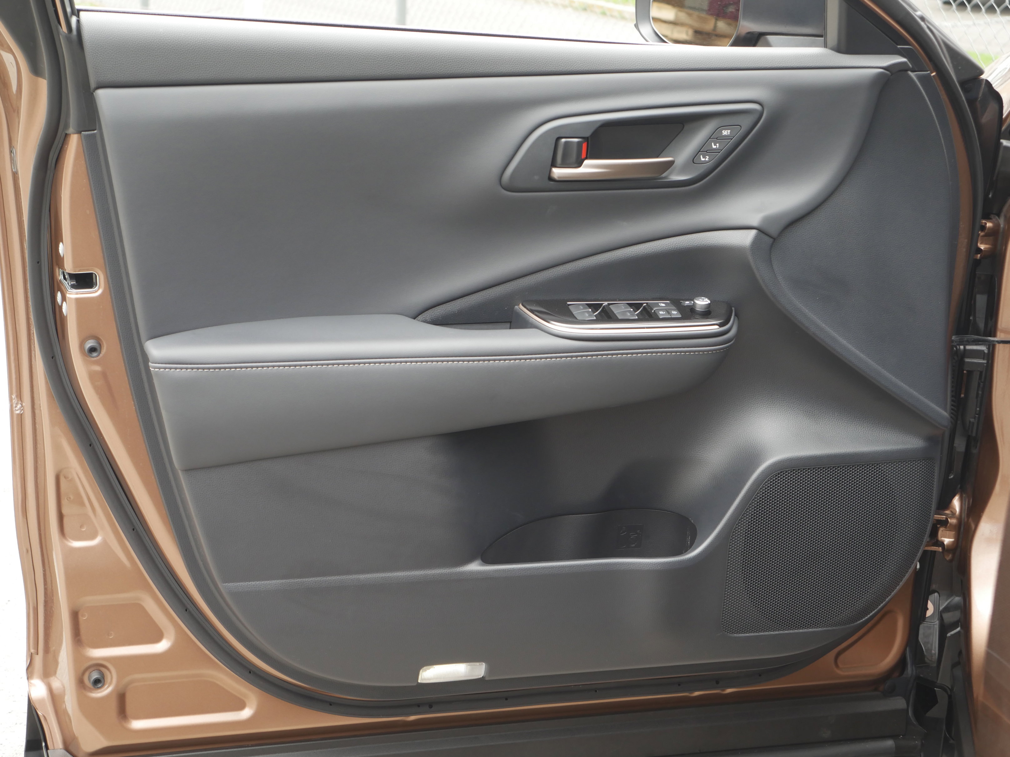 Used 2025 Toyota Crown Signia w/ Advanced Technology Package image 42