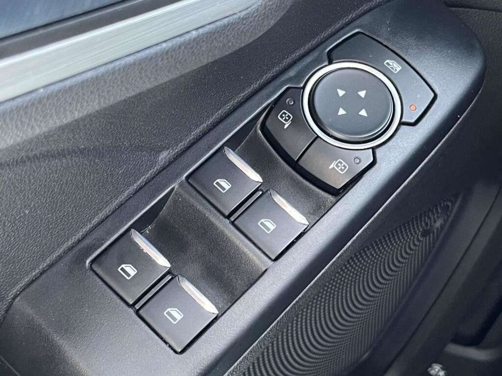 Certified 2024 Ford Escape Platinum AWD/4WD image 34
