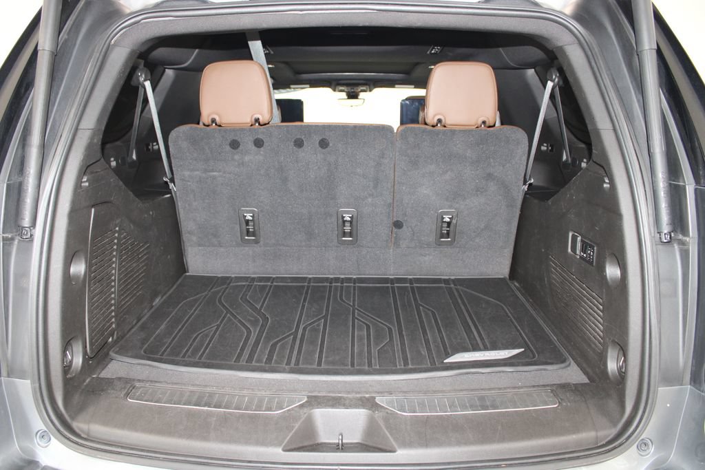 Used 2021 Chevrolet Suburban High Country RWD image 19