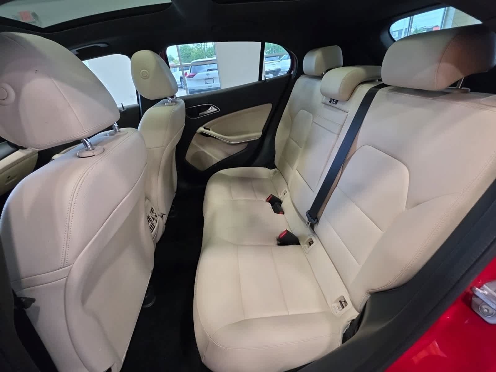 Used 2019 Mercedes-Benz GLA 250 4MATIC image 33