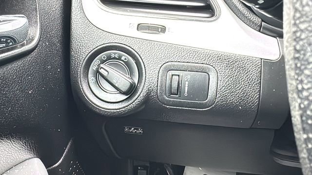 Used 2019 Dodge Journey SE w/ Blacktop Package image 16