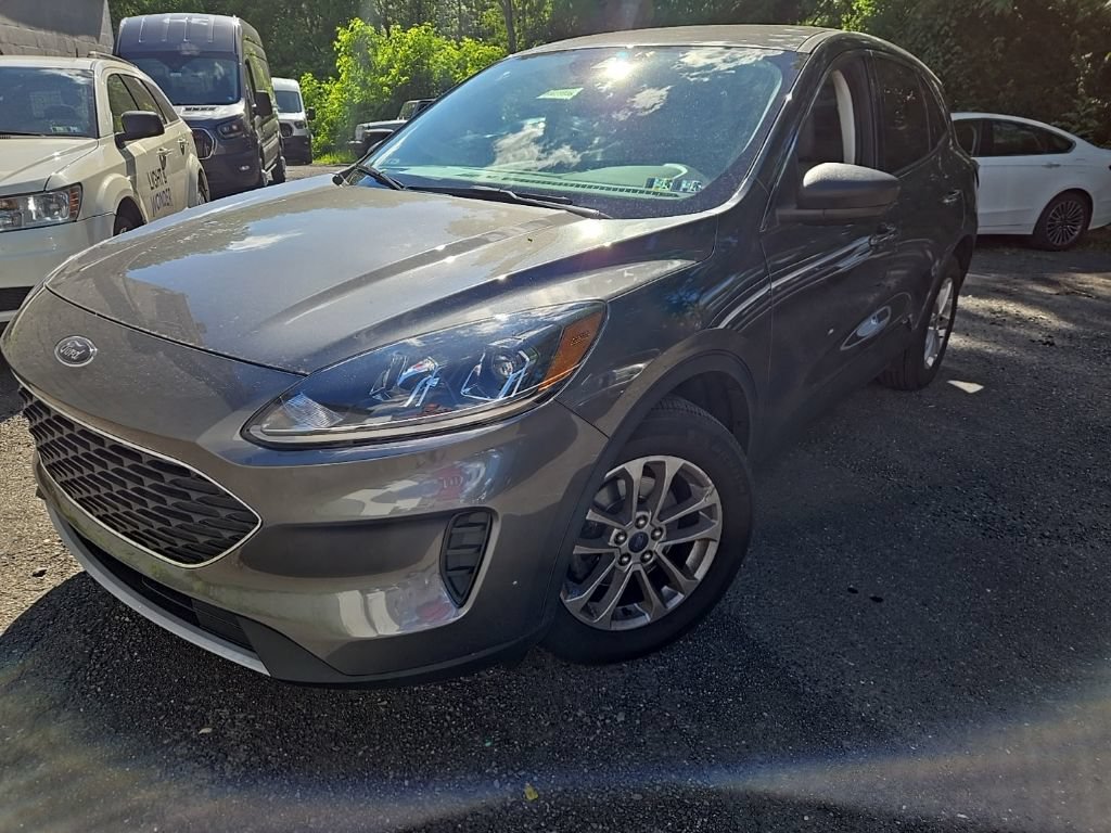 Certified 2022 Ford Escape SE FWD image 3