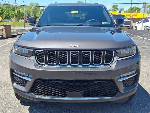 Used 2025 Jeep Grand Cherokee Limited AWD/4WD image 2