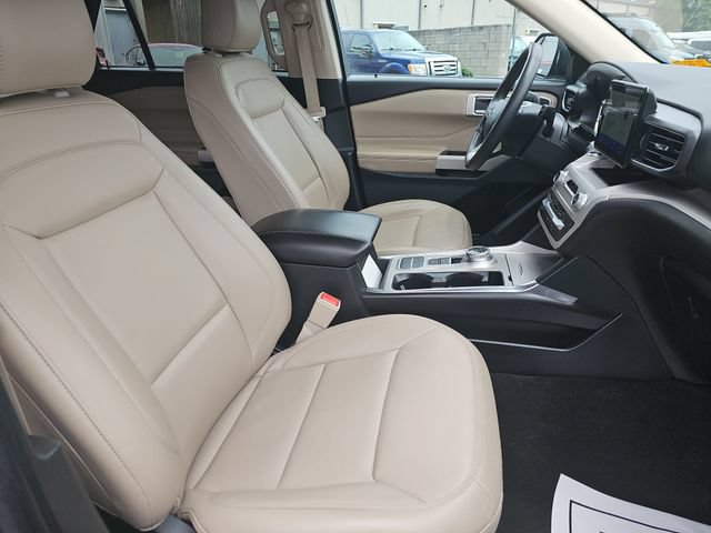 Certified 2024 Ford Explorer XLT w/ Equipment Group 202A RWD image 10