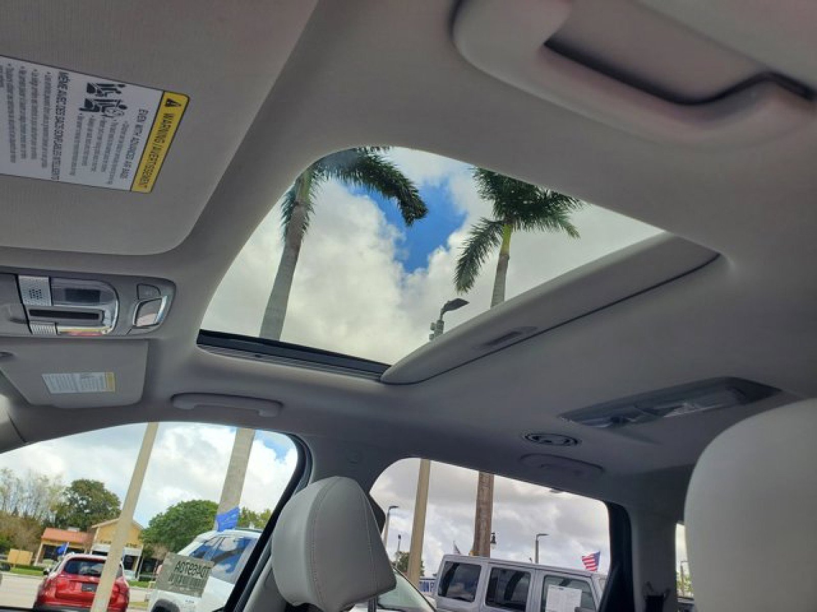 Used 2024 Kia Telluride S w/ S Sunroof Package image 11