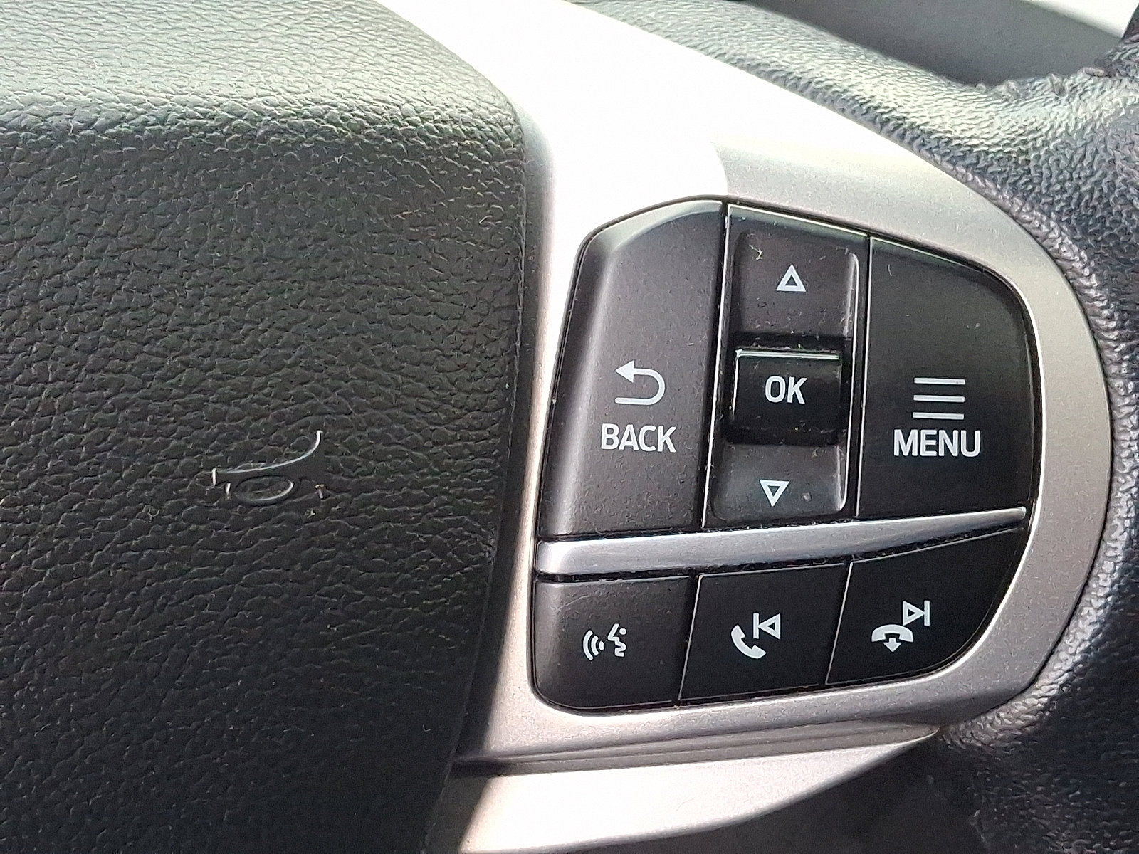 Certified 2022 Ford Explorer XLT w/ Equipment Group 202A image 22