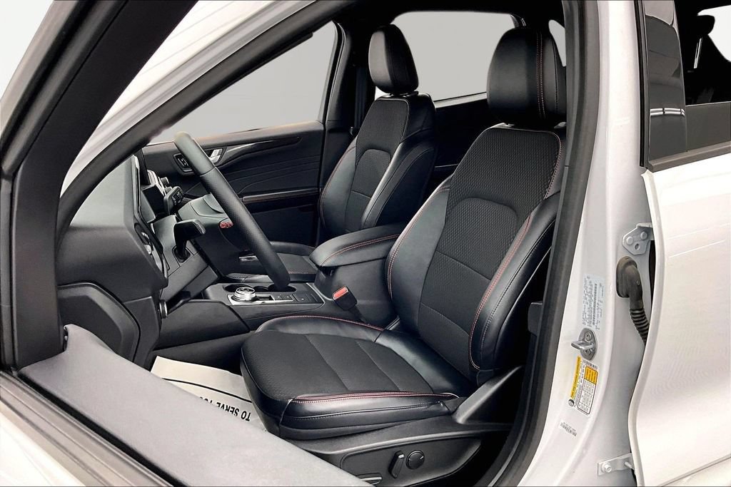 Certified 2023 Ford Escape ST-Line Select AWD/4WD image 25